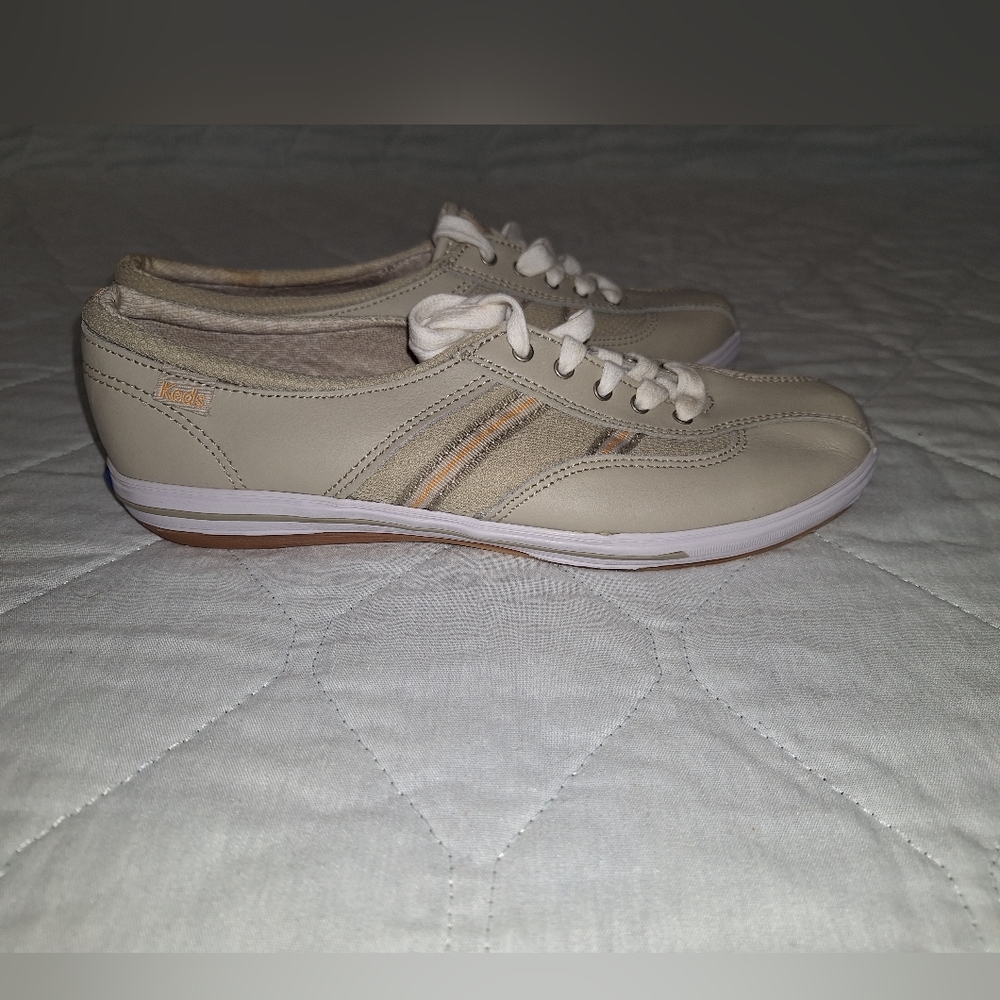 Keds Women's lace-up Sneakers Size 7.5 Beige color